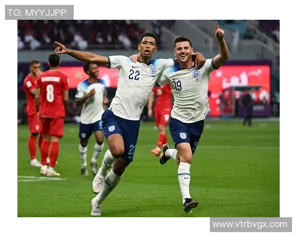 《足球星视界2022：全球足坛新星崛起与传奇回顾》