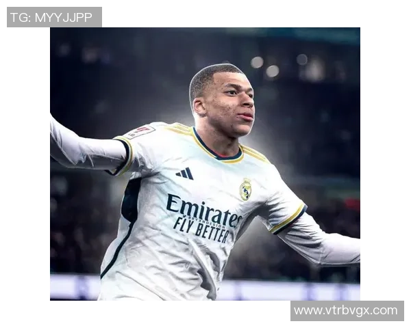 从稚嫩少年到绿茵巨星 足球球星童年照片见证成长历程